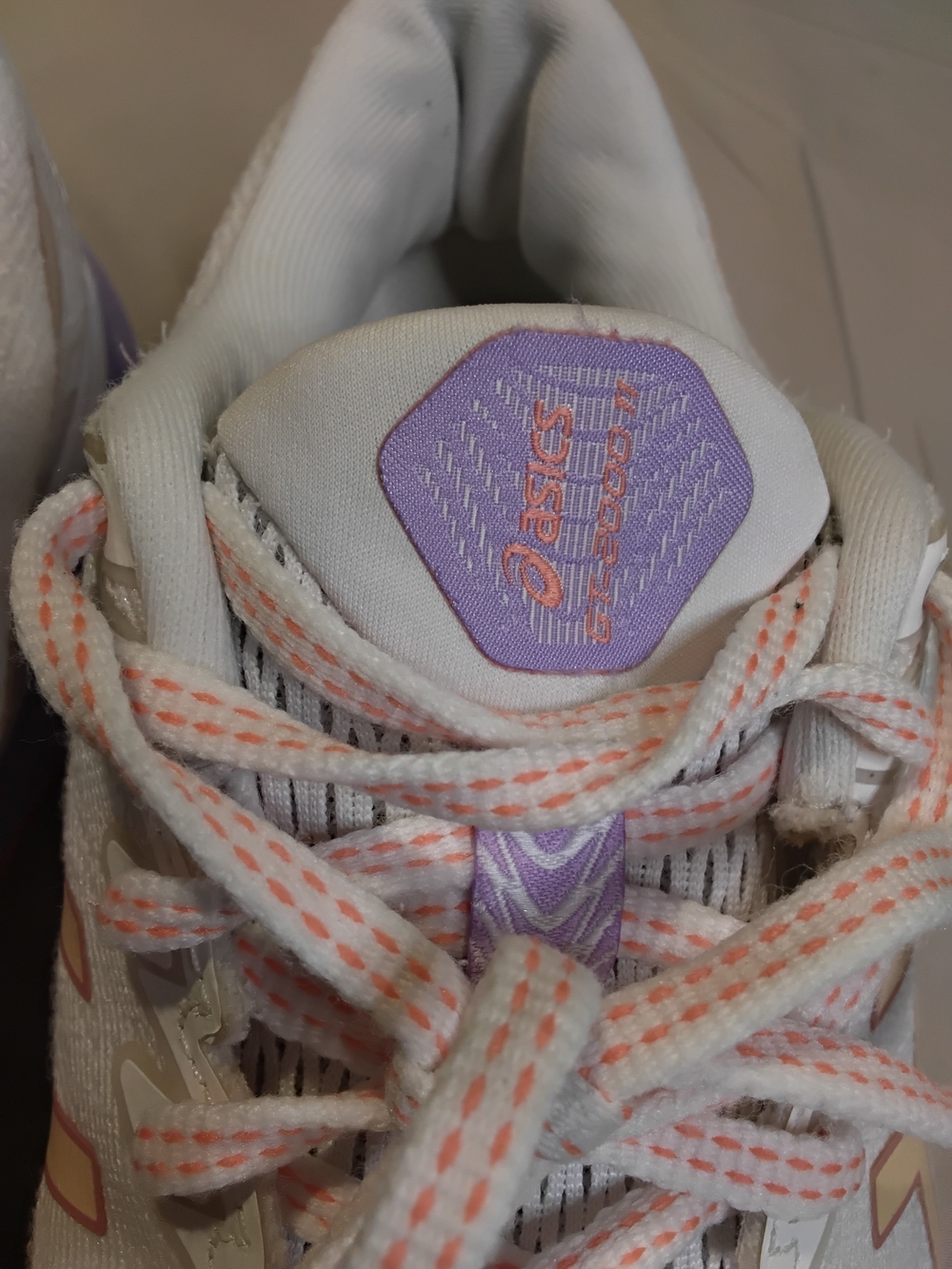 Asics GT 2000 11 Women's Sz 9 White Orange Running Shoes. - Picture 2 of 14